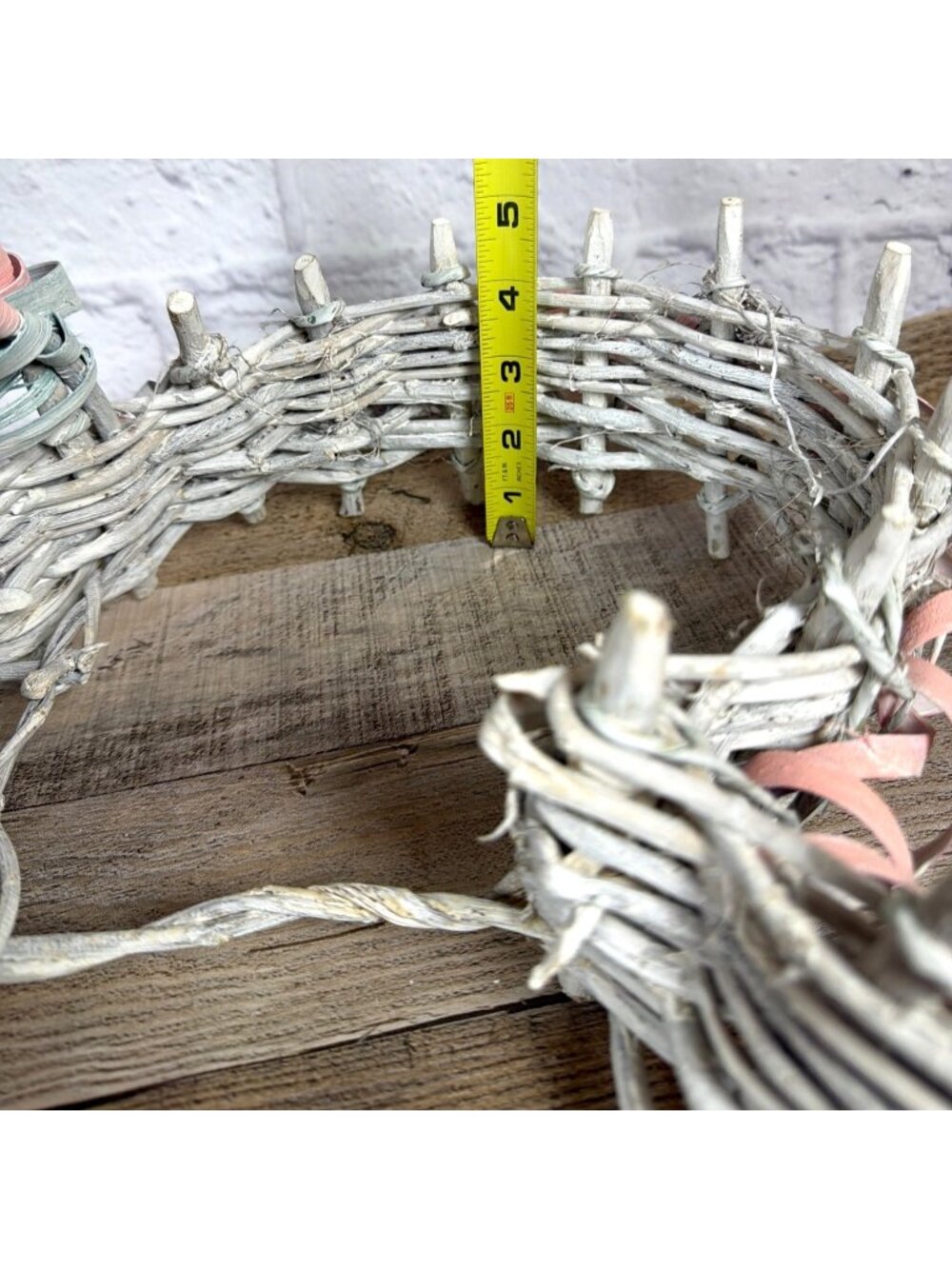 VTG Shabby Chic Cottage Core Wicker Heart Wall Basket Pink Floral Towel Holder - Picture 13 of 16